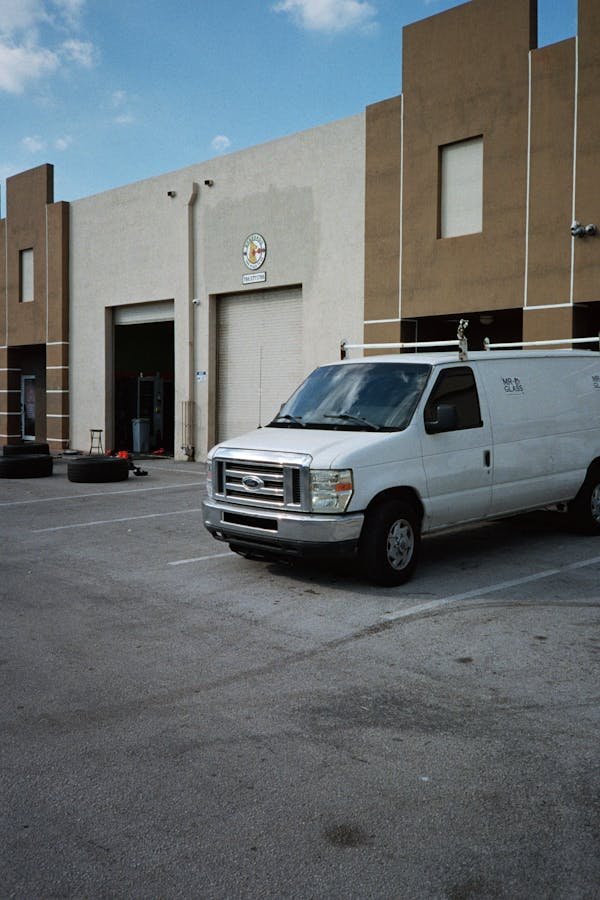 Location utilitaire à marseille : astuces pour économiser !